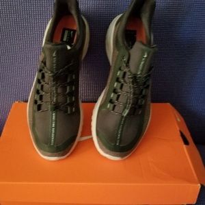 "New" Women's Nike  Rival Shield